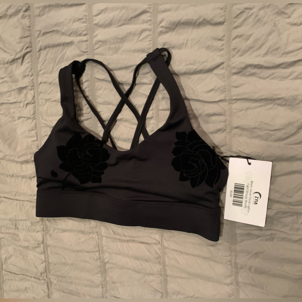 Zyia Black Velvet Light n Tight Strappy Sports Bra